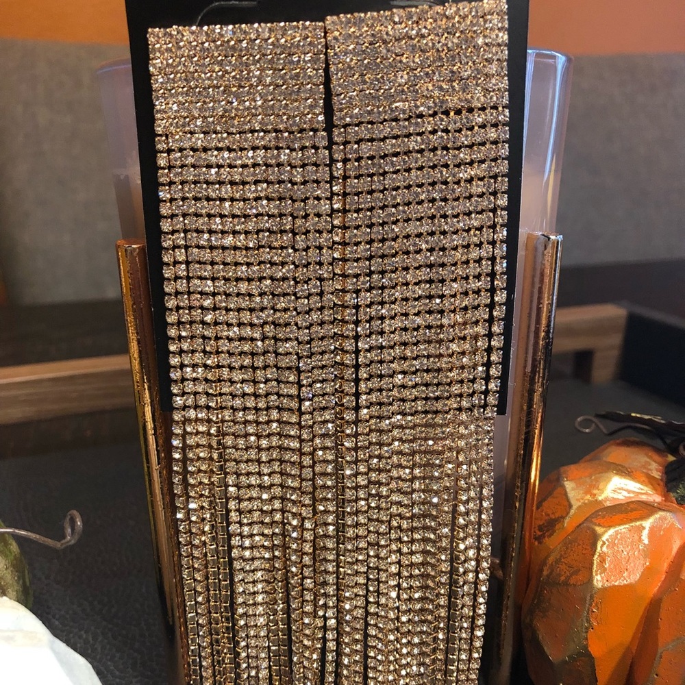 Beautiful gold earrings!